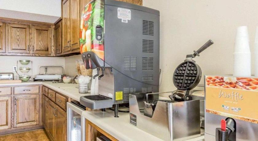 Rodeway Inn Sylacauga Hwy 280 エクステリア 写真